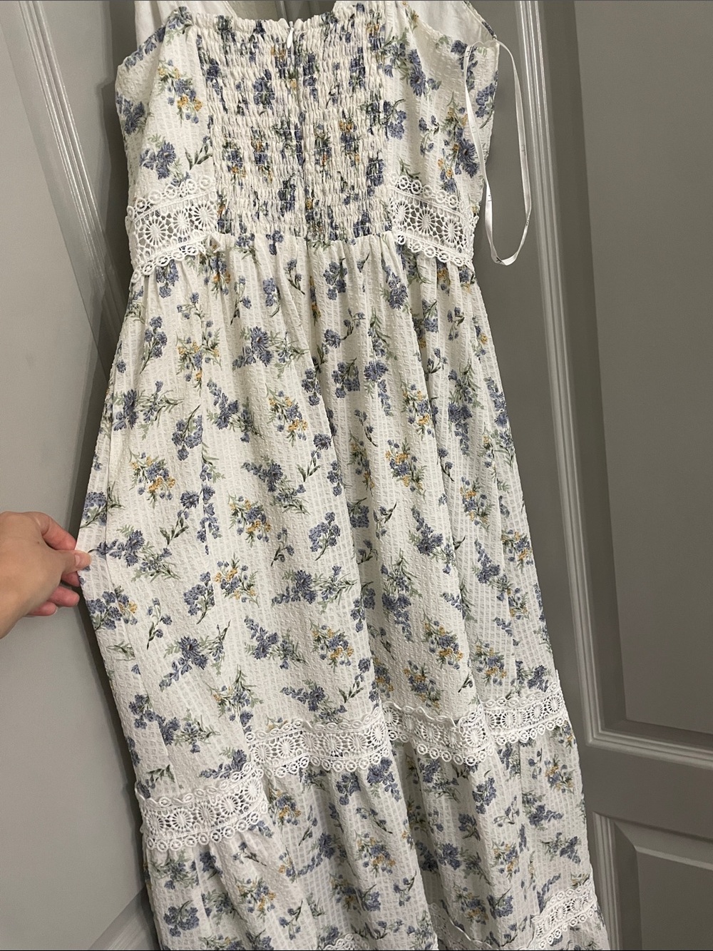 Lulu’s- Frolicking White Floral Print Seersucker Maxi Dress - Picture 4 of 6